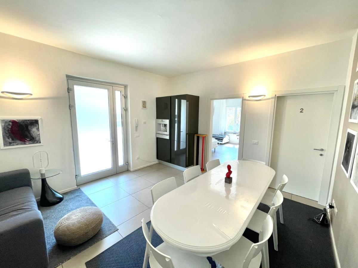 Carly'S Rooms Torbole Sul Garda Exterior foto