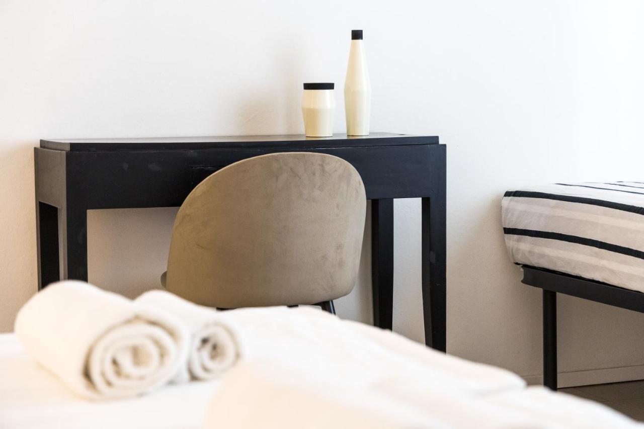 Carly'S Rooms Torbole Sul Garda Exterior foto