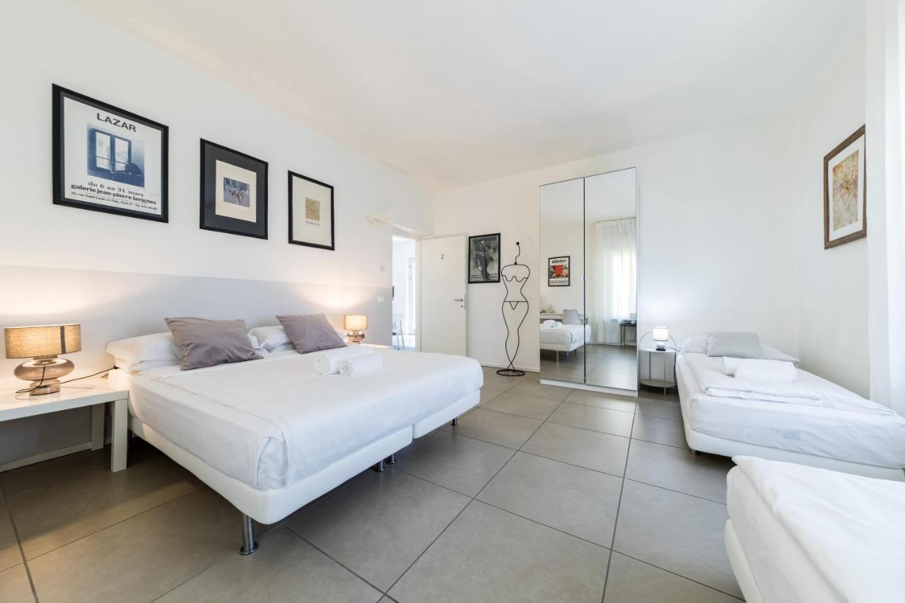 Carly'S Rooms Torbole Sul Garda Exterior foto